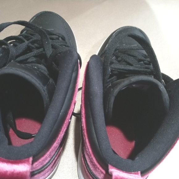 Nike Jordan 1 Mid Velvet Athletic Shoes/Sneakers - Picture 5 of 8